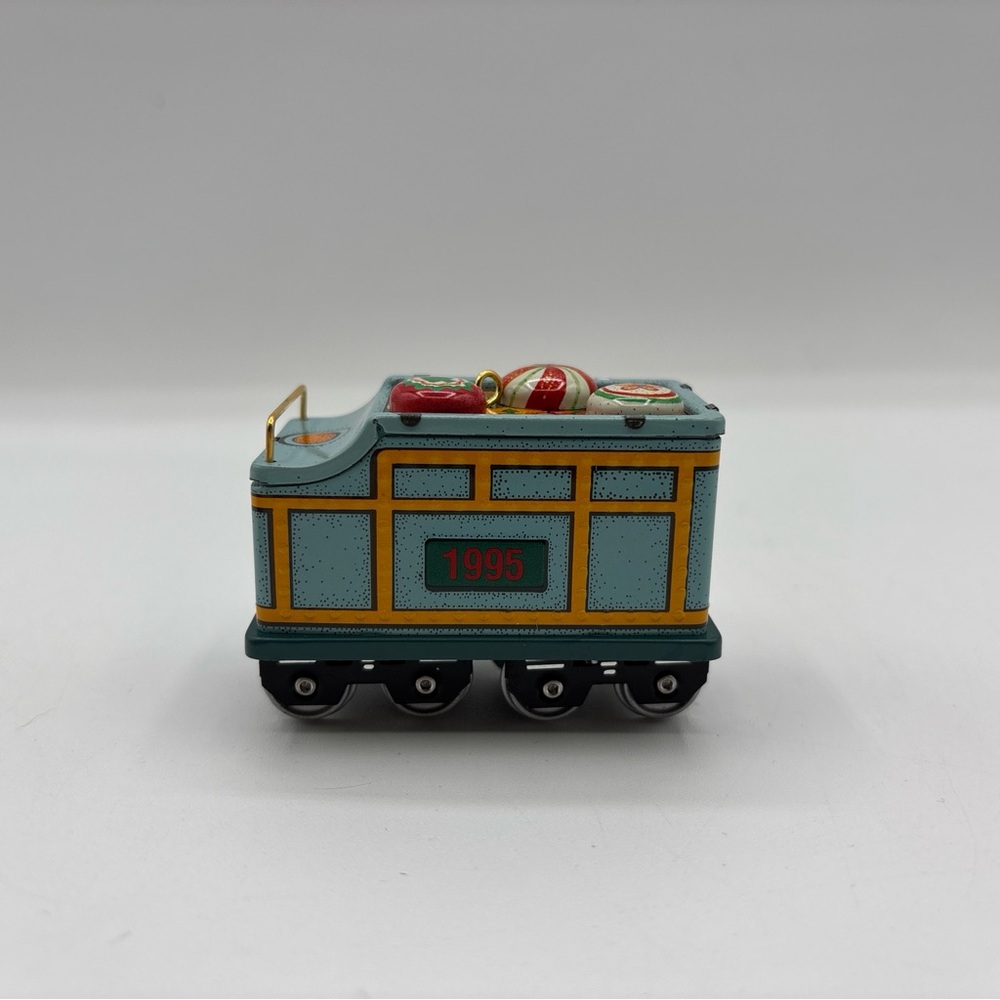 Hallmark Keepsake Ornament 1995 Yuletide Central 2nd In Yuletide Central‎ Series